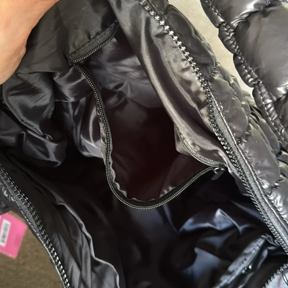 Simply Southern Large Black Quilted Puff Shoulder/Tote Bag. 3 zipper pockets. - Picture 9 of 11